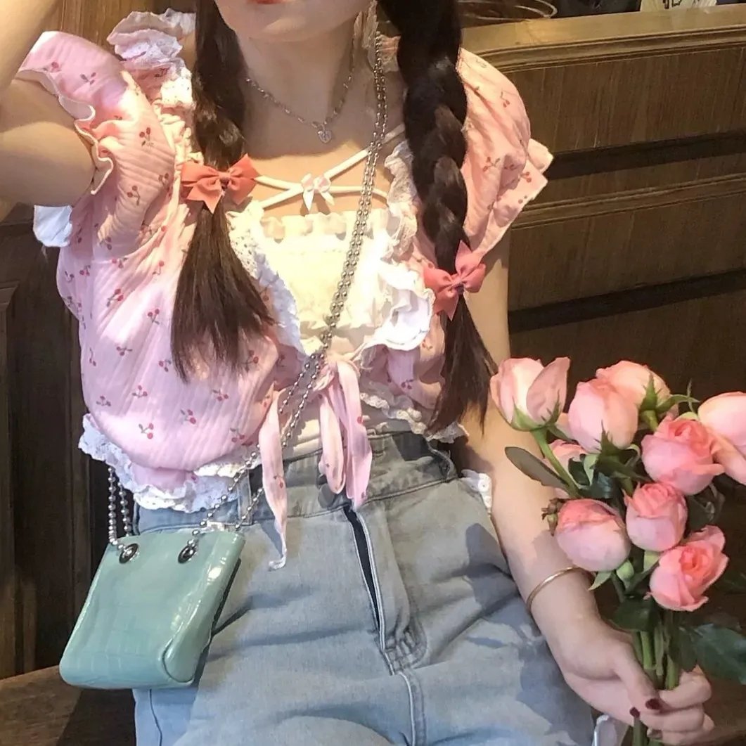 三个摩登女性